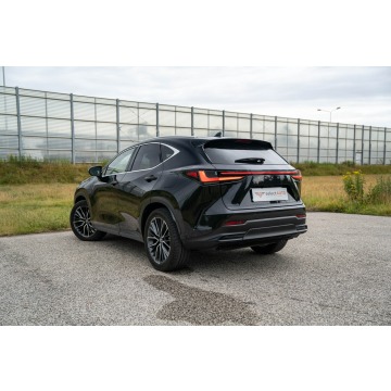 Lexus NX  SUV 2023,  2.5 hybryda, automat - Na sprzedaż za 209 900 zł - Warszawa - zdjęcie 4