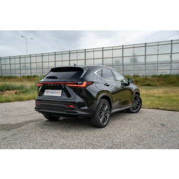 Lexus NX  SUV 2023,  2.5 hybryda, automat - Na sprzedaż za 209 900 zł - Warszawa - zdjęcie 6