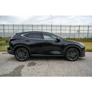 Lexus NX  SUV 2023,  2.5 hybryda, automat - Na sprzedaż za 209 900 zł - Warszawa - zdjęcie 10