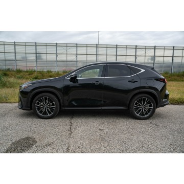 Lexus NX  SUV 2023,  2.5 hybryda, automat - Na sprzedaż za 209 900 zł - Warszawa - zdjęcie 7