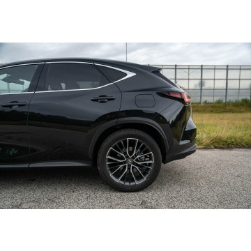 Lexus NX  SUV 2023,  2.5 hybryda, automat - Na sprzedaż za 209 900 zł - Warszawa - zdjęcie 9