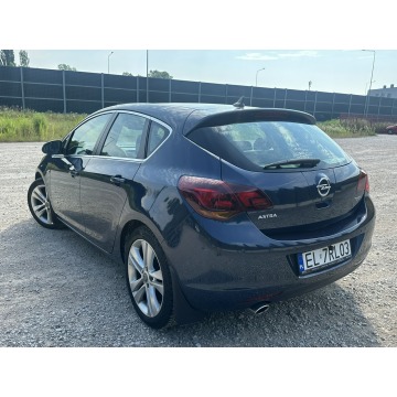 Opel Astra  Hatchback 2010,  1.6 benzyna - Na sprzedaż za 20 900 zł - Starowa Góra - zdjęcie 4