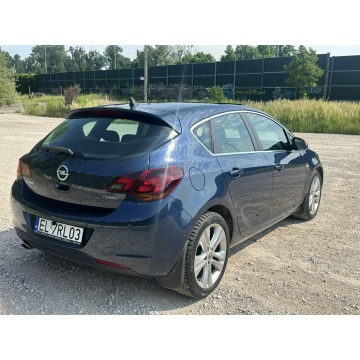Opel Astra  Hatchback 2010,  1.6 benzyna - Na sprzedaż za 20 900 zł - Starowa Góra - zdjęcie 9