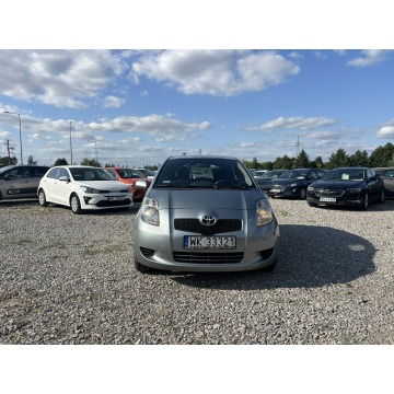 Toyota Yaris  Hatchback 2006,  1.3 benzyna - Na sprzedaż za 13 800 zł - Rawa Mazowiecka - zdjęcie 2
