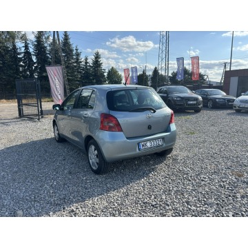 Toyota Yaris  Hatchback 2006,  1.3 benzyna - Na sprzedaż za 13 800 zł - Rawa Mazowiecka - zdjęcie 8