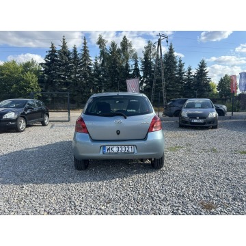 Toyota Yaris  Hatchback 2006,  1.3 benzyna - Na sprzedaż za 13 800 zł - Rawa Mazowiecka - zdjęcie 9