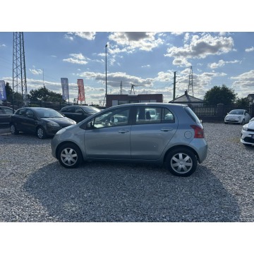 Toyota Yaris  Hatchback 2006,  1.3 benzyna - Na sprzedaż za 13 800 zł - Rawa Mazowiecka - zdjęcie 6