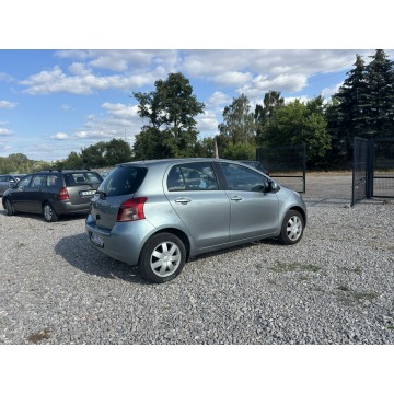 Toyota Yaris  Hatchback 2006,  1.3 benzyna - Na sprzedaż za 13 800 zł - Rawa Mazowiecka - zdjęcie 11