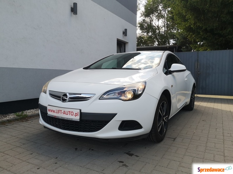 Opel Astra 2011,  1.4 benzyna - Na sprzedaż za 28 900 zł - Strzegom