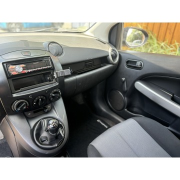 Mazda 2  Hatchback 2008,  1.3 benzyna - Na sprzedaż za 7 500,00 zł - Poznań - zdjęcie 10