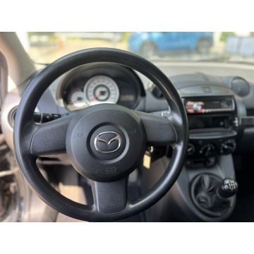 Mazda 2  Hatchback 2008,  1.3 benzyna - Na sprzedaż za 7 500,00 zł - Poznań - zdjęcie 9