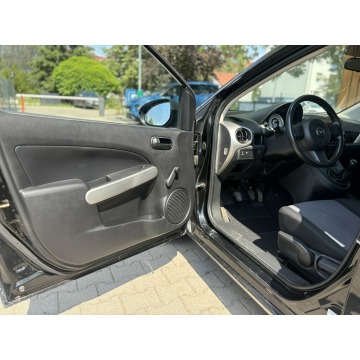 Mazda 2  Hatchback 2008,  1.3 benzyna - Na sprzedaż za 7 500,00 zł - Poznań - zdjęcie 6