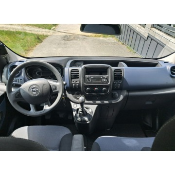 Opel Vivaro  Bus 2019,  1.6 diesel - Na sprzedaż za 57 900 zł - Cisiec - zdjęcie 4