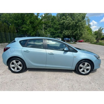 Opel Astra  Liftback 2010,  1.6 benzyna - Na sprzedaż za 21 900 zł - Starowa Góra - zdjęcie 9
