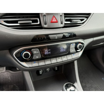 Hyundai i30  Kombi 2020,  1.5 benzyna, automat - Na sprzedaż za 68 900 zł - Pęcice - zdjęcie 10