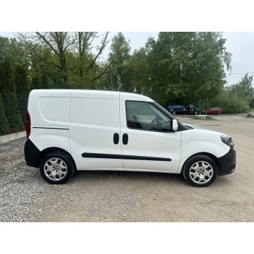 Fiat Doblo 2018,  1.2 diesel - Na sprzedaż za 28 900 zł - Starowa Góra - zdjęcie 9