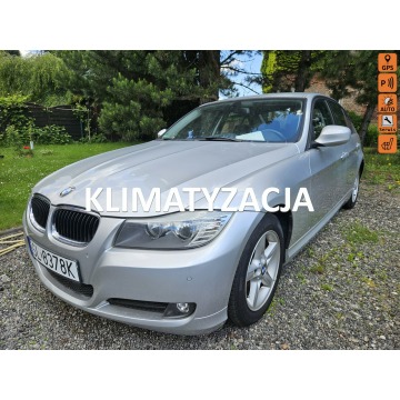 BMW 318 - Nawigacja / Podgrzewane fotele / Klimatronic / Parctronic x 2 / itd.