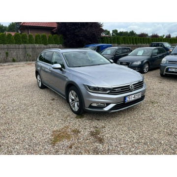 Volkswagen Passat  Kombi 2019,  2.0 diesel, automat - Na sprzedaż za 69 900 zł - Białogard - zdjęcie 2