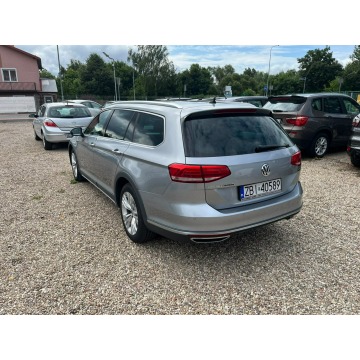 Volkswagen Passat  Kombi 2019,  2.0 diesel, automat - Na sprzedaż za 69 900 zł - Białogard - zdjęcie 7