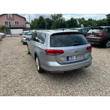 Volkswagen Passat  Kombi 2019,  2.0 diesel, automat - Na sprzedaż za 69 900 zł - Białogard - zdjęcie 8