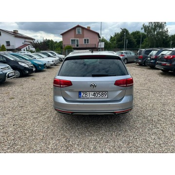 Volkswagen Passat  Kombi 2019,  2.0 diesel, automat - Na sprzedaż za 69 900 zł - Białogard - zdjęcie 9