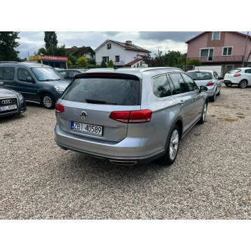 Volkswagen Passat  Kombi 2019,  2.0 diesel, automat - Na sprzedaż za 69 900 zł - Białogard - zdjęcie 10