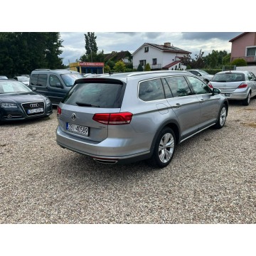 Volkswagen Passat  Kombi 2019,  2.0 diesel, automat - Na sprzedaż za 69 900 zł - Białogard - zdjęcie 11