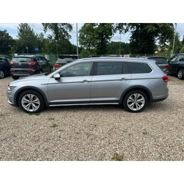 Volkswagen Passat  Kombi 2019,  2.0 diesel, automat - Na sprzedaż za 69 900 zł - Białogard - zdjęcie 12