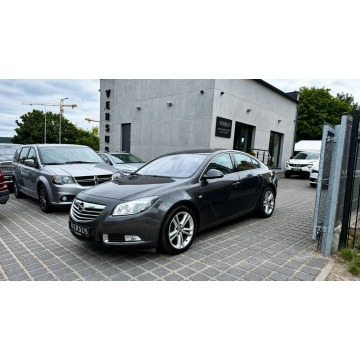 Opel Insignia - 2.0 Turbo 4x4 220KM Automat Navi El.fotele Cosmo Bi xenon