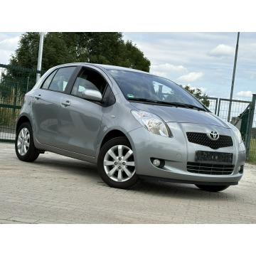 Toyota Yaris  Hatchback 2009,  1.0 benzyna - Na sprzedaż za 10 400 zł - Knurów - zdjęcie 2