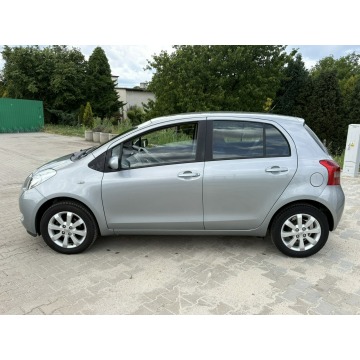 Toyota Yaris  Hatchback 2009,  1.0 benzyna - Na sprzedaż za 10 400 zł - Knurów - zdjęcie 4