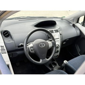 Toyota Yaris  Hatchback 2009,  1.0 benzyna - Na sprzedaż za 10 400 zł - Knurów - zdjęcie 8