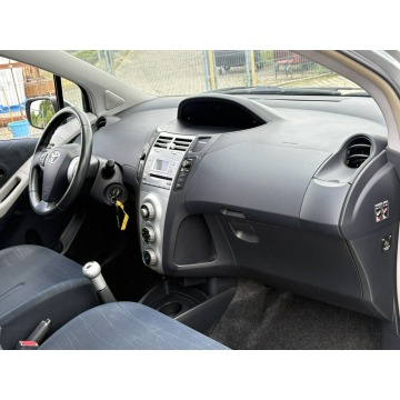Toyota Yaris  Hatchback 2009,  1.0 benzyna - Na sprzedaż za 10 400 zł - Knurów - zdjęcie 12