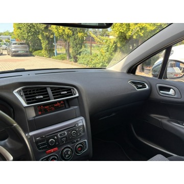 Citroen C4  Hatchback 2014,  1.2 benzyna - Na sprzedaż za 18 900 zł - Tarnowskie Góry - zdjęcie 10