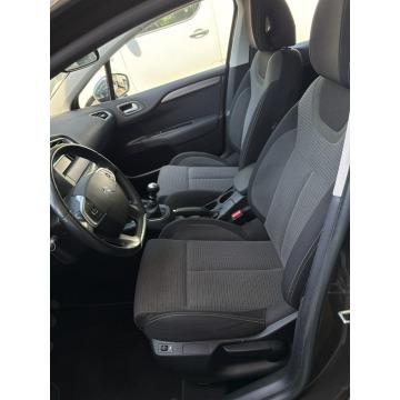 Citroen C4  Hatchback 2014,  1.2 benzyna - Na sprzedaż za 18 900 zł - Tarnowskie Góry - zdjęcie 11