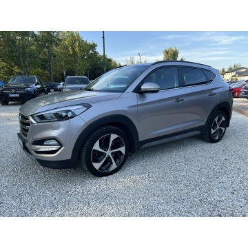 Hyundai Tucson  SUV 2017,  1.7 diesel, automat - Na sprzedaż za 59 900 zł - Pęcice - zdjęcie 9