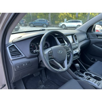 Hyundai Tucson  SUV 2017,  1.7 diesel, automat - Na sprzedaż za 59 900 zł - Pęcice - zdjęcie 12