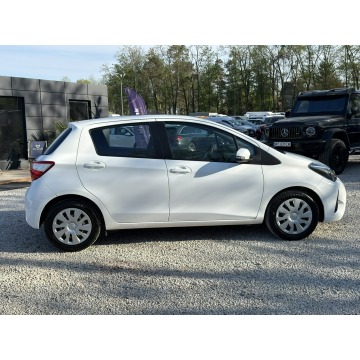 Toyota Yaris  Hatchback 2019,  1.5 benzyna - Na sprzedaż za 32 800 zł - Pęcice - zdjęcie 2