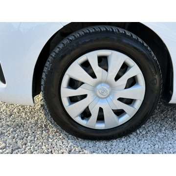Toyota Yaris  Hatchback 2019,  1.5 benzyna - Na sprzedaż za 32 800 zł - Pęcice - zdjęcie 9