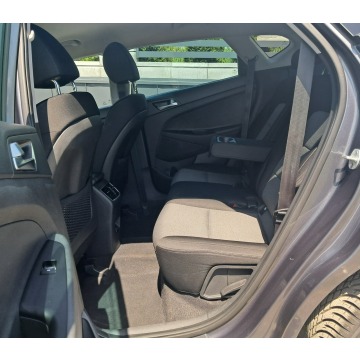 Hyundai Tucson  SUV 2019,  1.6 benzyna, automat - Na sprzedaż za 81 900 zł - Cisiec - zdjęcie 12