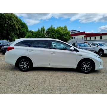 Toyota Auris  Kombi 2015,  1.8 hybryda, automat - Na sprzedaż za 39 900 zł - Szczecin - zdjęcie 4