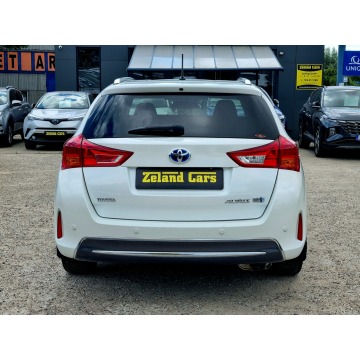 Toyota Auris  Kombi 2015,  1.8 hybryda, automat - Na sprzedaż za 39 900 zł - Szczecin - zdjęcie 6