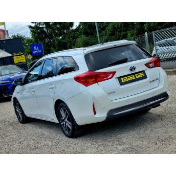 Toyota Auris  Kombi 2015,  1.8 hybryda, automat - Na sprzedaż za 39 900 zł - Szczecin - zdjęcie 7