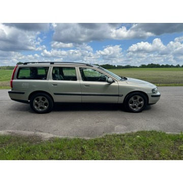 Volvo V70  Kombi 2001,  2.4 benzyna, automat - Na sprzedaż za 9 500,00 zł - Kobielice - zdjęcie 4