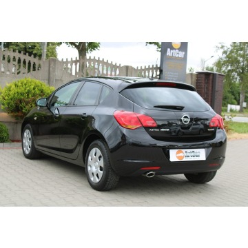 Opel Astra  Hatchback 2011,  1.4 benzyna - Na sprzedaż za 22 900 zł - Zambrów - zdjęcie 7