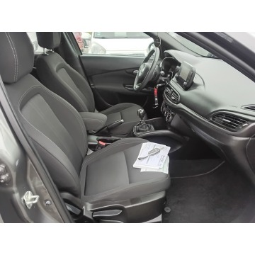Fiat Tipo  Hatchback 2020,  1.4 benzyna - Na sprzedaż za 44 400 zł - Pogwizdów - zdjęcie 11