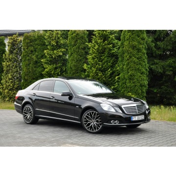 Mercedes - Benz E-klasa  Sedan/Limuzyna 2010,  1.8 benzyna, automat - Na sprzedaż za 43 900 zł - Ostrów Mazowiecka - zdjęcie 3