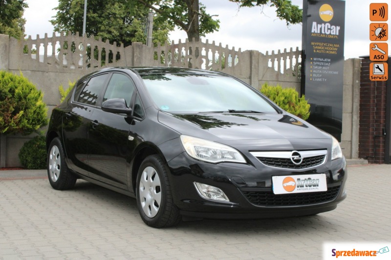 Opel Astra  Hatchback 2011,  1.4 benzyna - Na sprzedaż za 22 900 zł - Zambrów