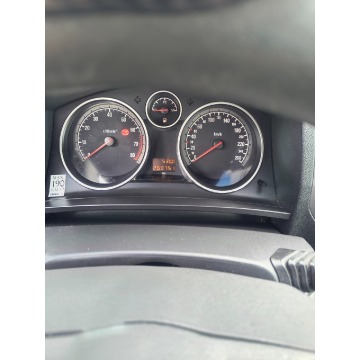 Opel Zafira  Minivan/Van 2005,  1.6 benzyna - Na sprzedaż za 3 600,00 zł - Kielce - zdjęcie 3
