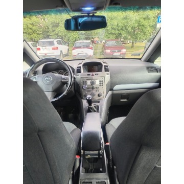 Opel Zafira  Minivan/Van 2005,  1.6 benzyna - Na sprzedaż za 3 600,00 zł - Kielce - zdjęcie 4